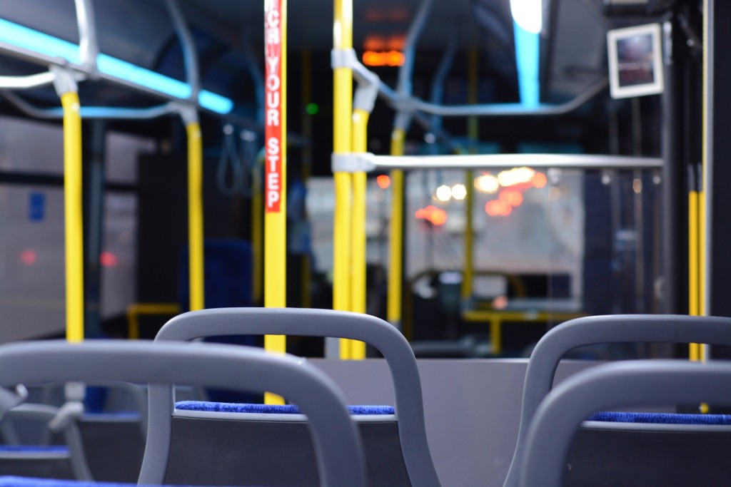 bus-g8c8ac940f_1920.jpg